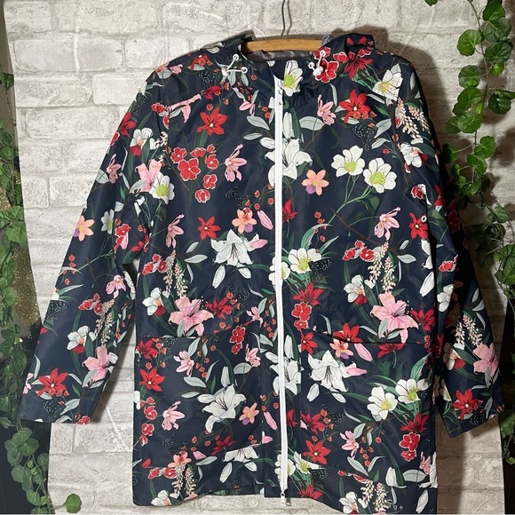 NUAGE Jacket Women’s Sz M Navy Floral Waterproof with Patch Pockets NWOT - Picture 1 of 11